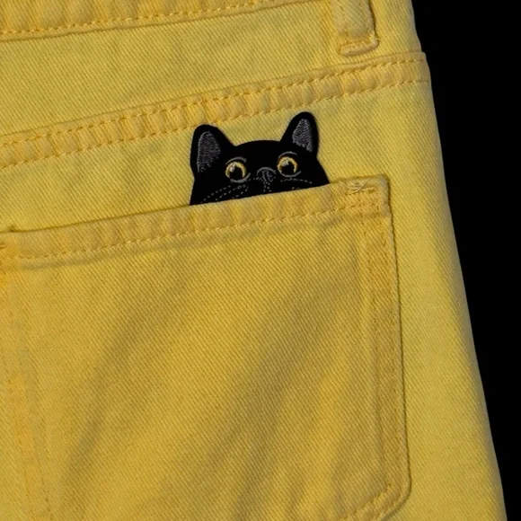 Upcycled Yellow Jeans with Gucci Cat Patch - Picture 7 of 8